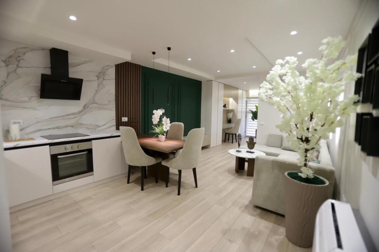 La Grand - New Bazaar Apartment ติรานา ภายนอก รูปภาพ