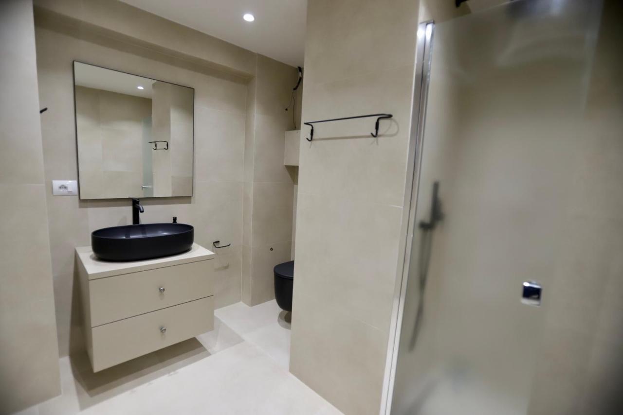 La Grand - New Bazaar Apartment ติรานา ภายนอก รูปภาพ