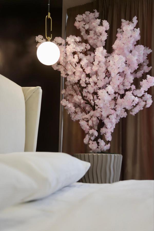 La Grand - New Bazaar Apartment ติรานา ภายนอก รูปภาพ
